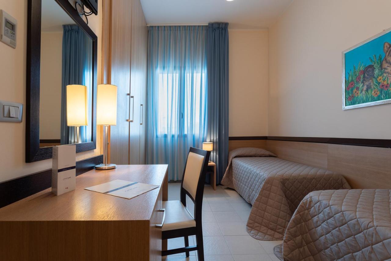 Club Azzurro Hotel & Resort Porto Cesareo Exteriör bild