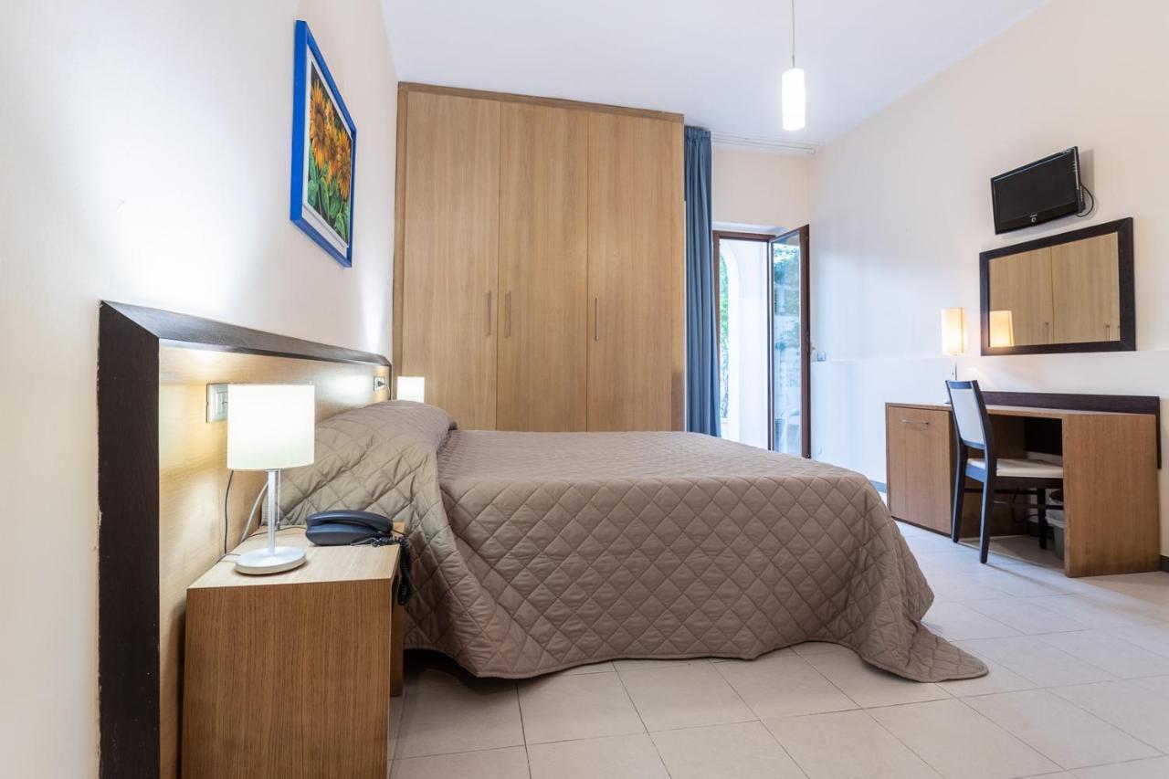 Club Azzurro Hotel & Resort Porto Cesareo Exteriör bild