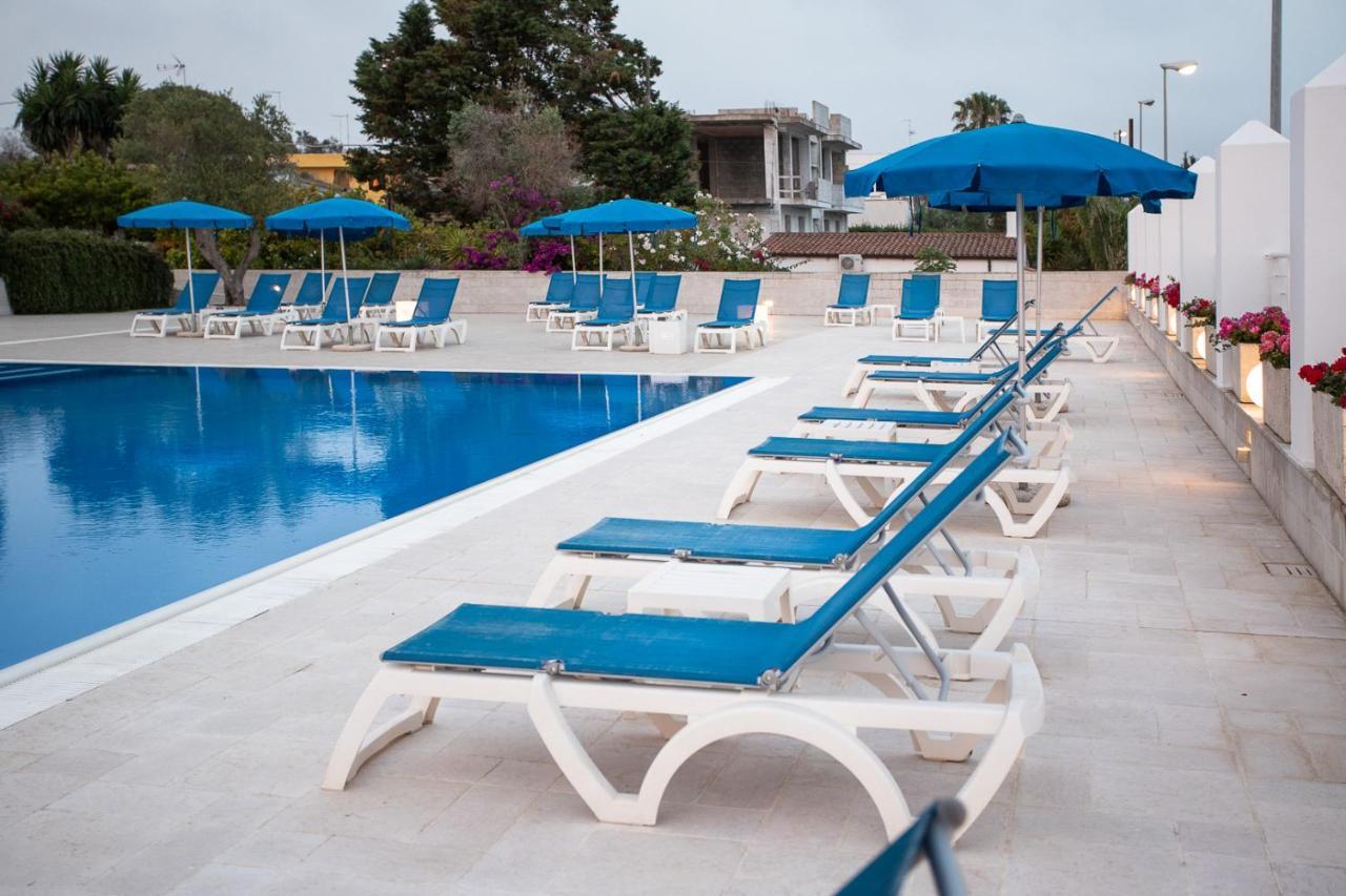 Club Azzurro Hotel & Resort Porto Cesareo Exteriör bild