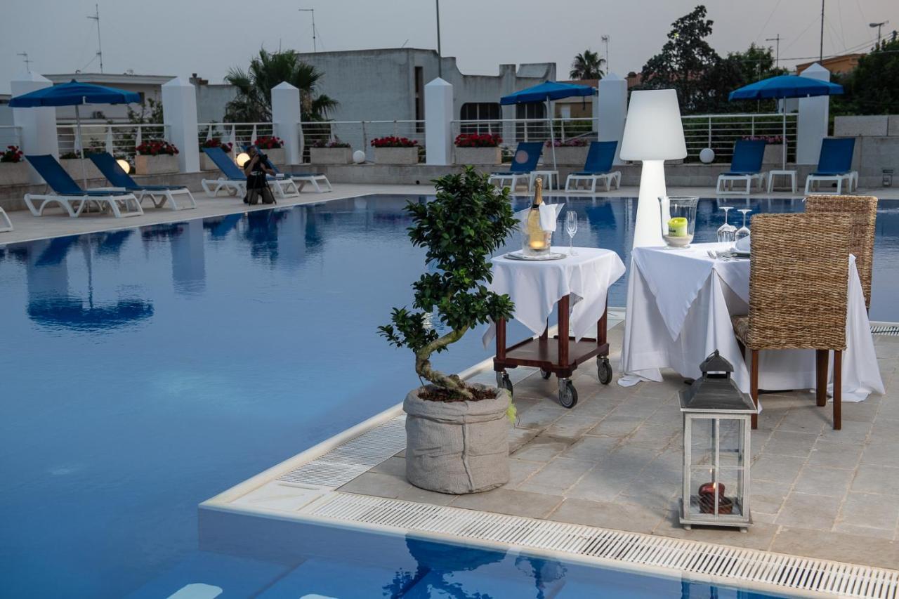 Club Azzurro Hotel & Resort Porto Cesareo Exteriör bild