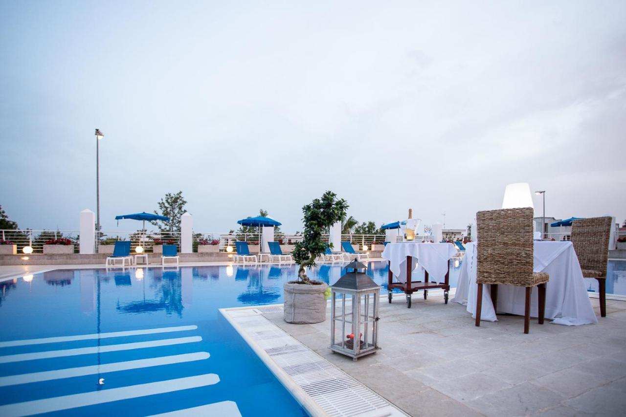 Club Azzurro Hotel & Resort Porto Cesareo Exteriör bild