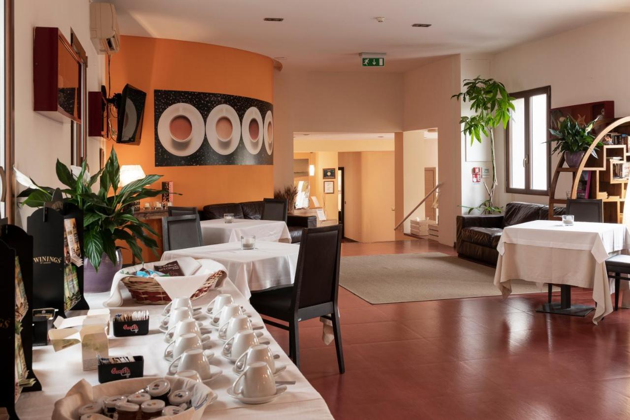 Club Azzurro Hotel & Resort Porto Cesareo Exteriör bild