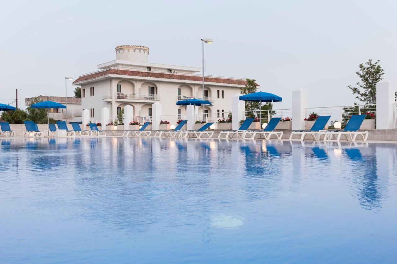 Club Azzurro Hotel & Resort Porto Cesareo Exteriör bild