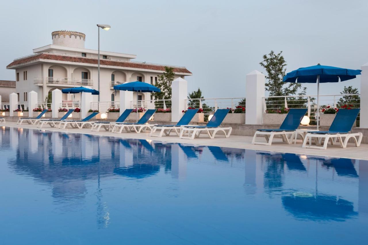 Club Azzurro Hotel & Resort Porto Cesareo Exteriör bild